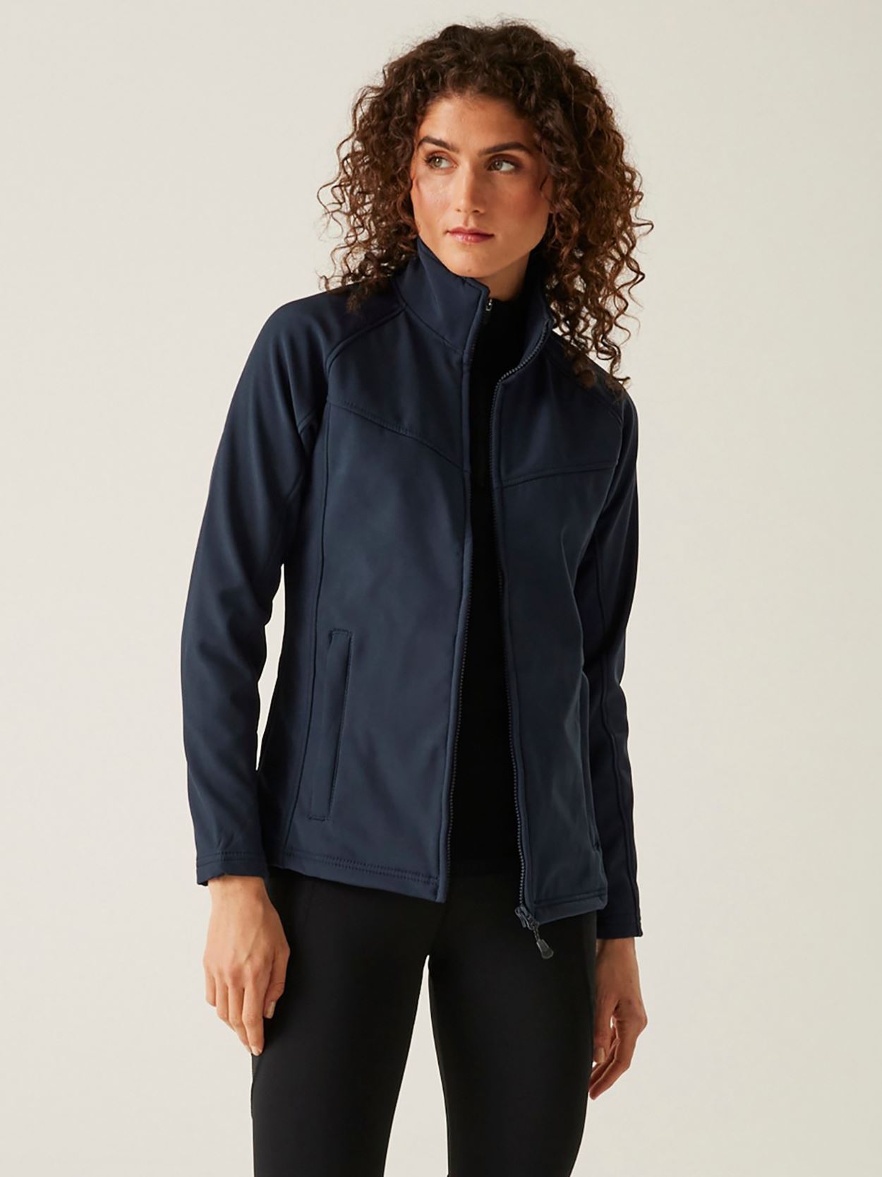 RG151 Women's Uproar Softshell Image 3