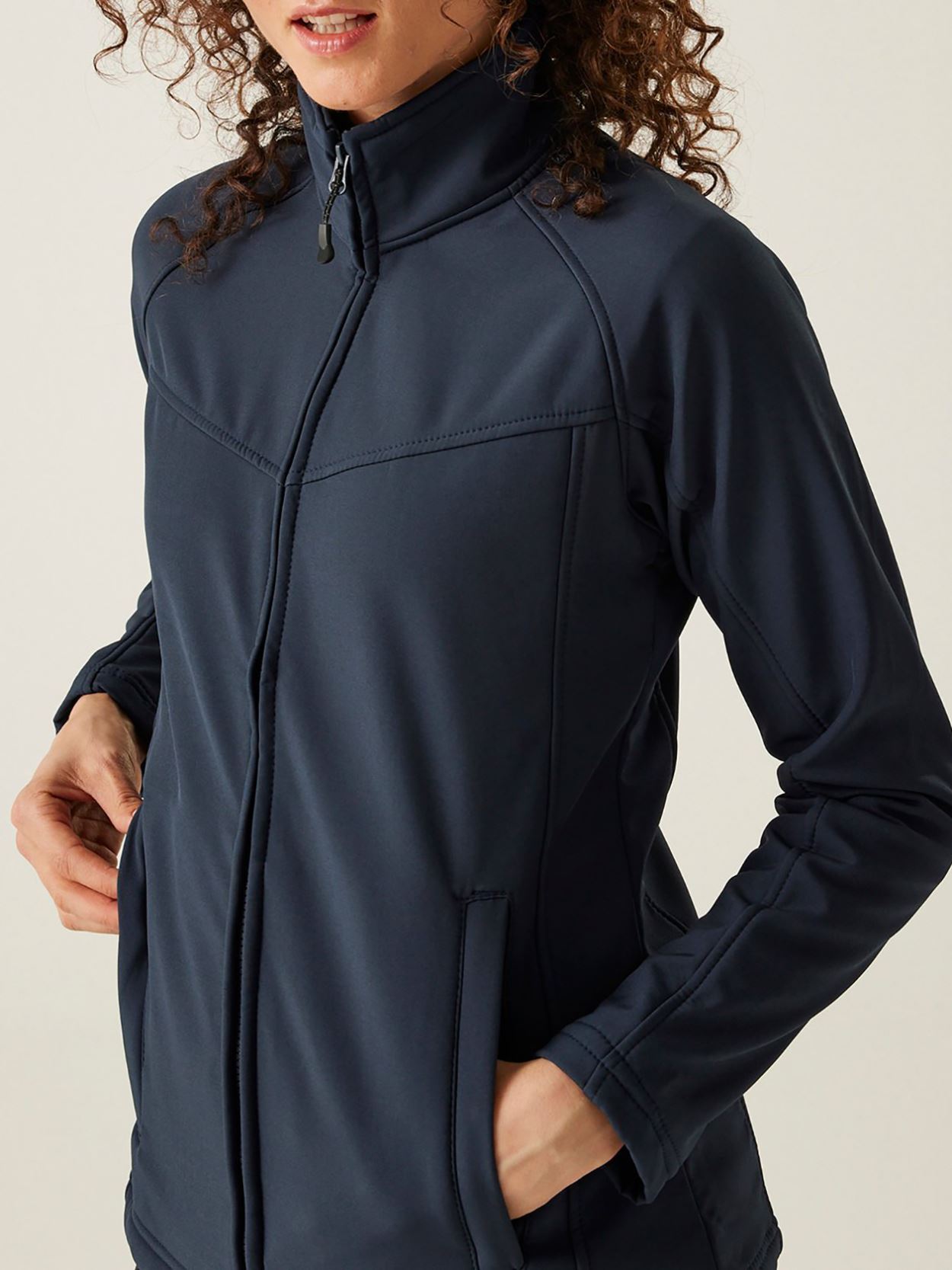 RG151 Women's Uproar Softshell Image 5