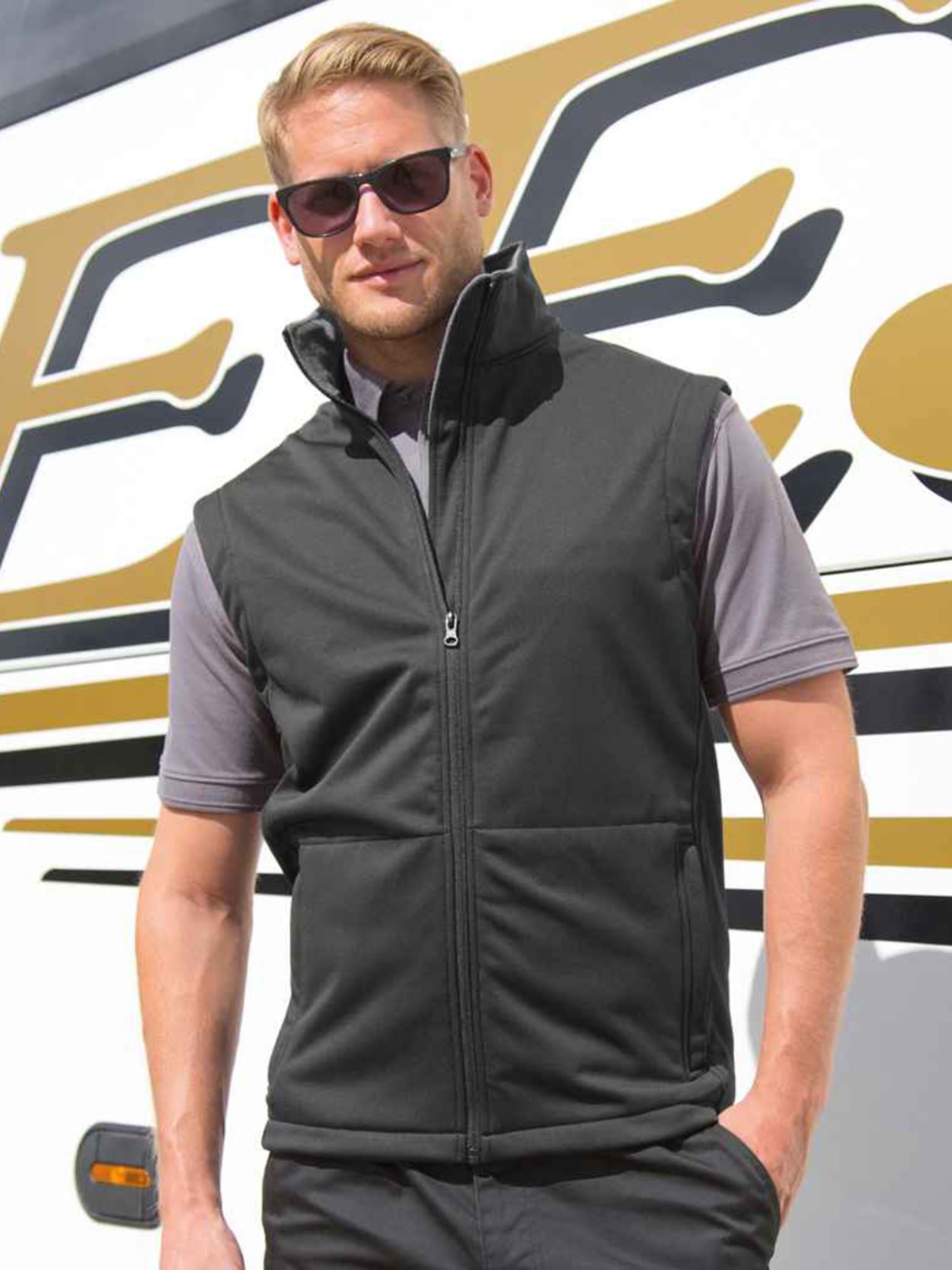 R214 Core Softshell Bodywarmer Image 2