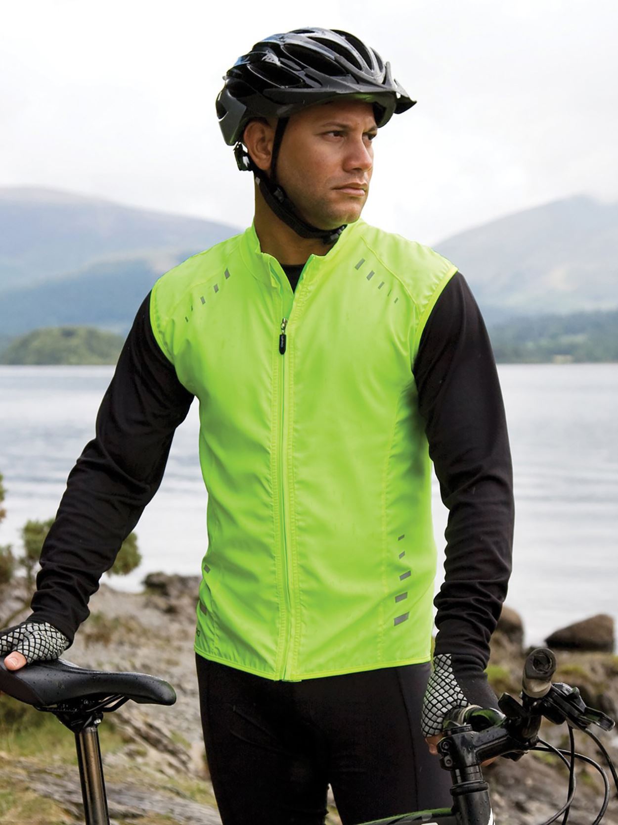 R259M Spiro Bikewear Crosslite Gilet Image 1