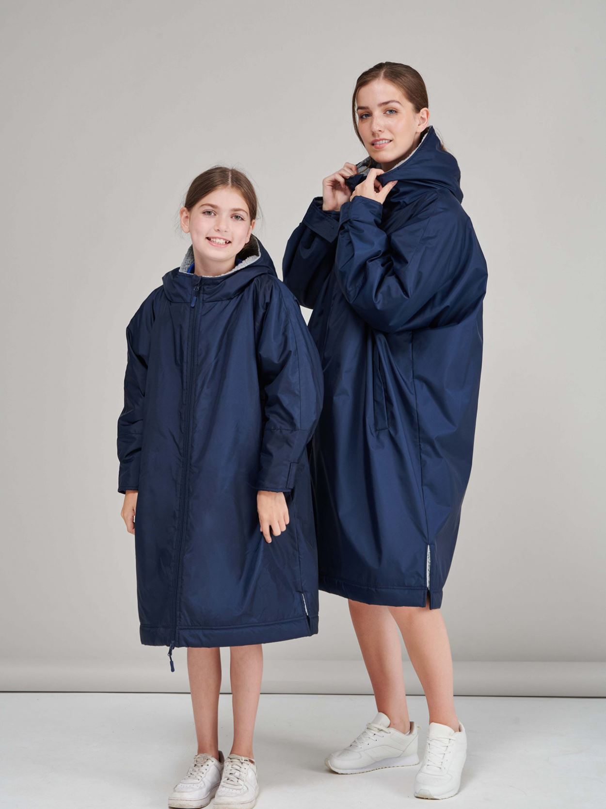 LV691 Kids All Weather Robe  Image 2