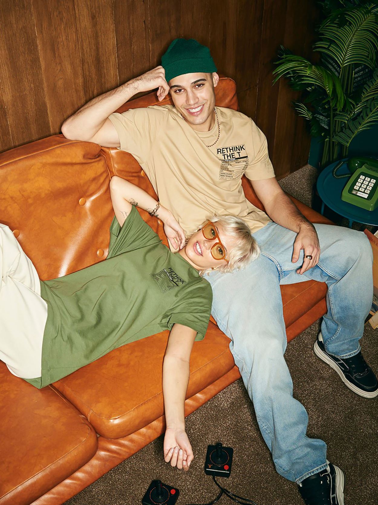 AT002 UNISEX 180 T Image 1