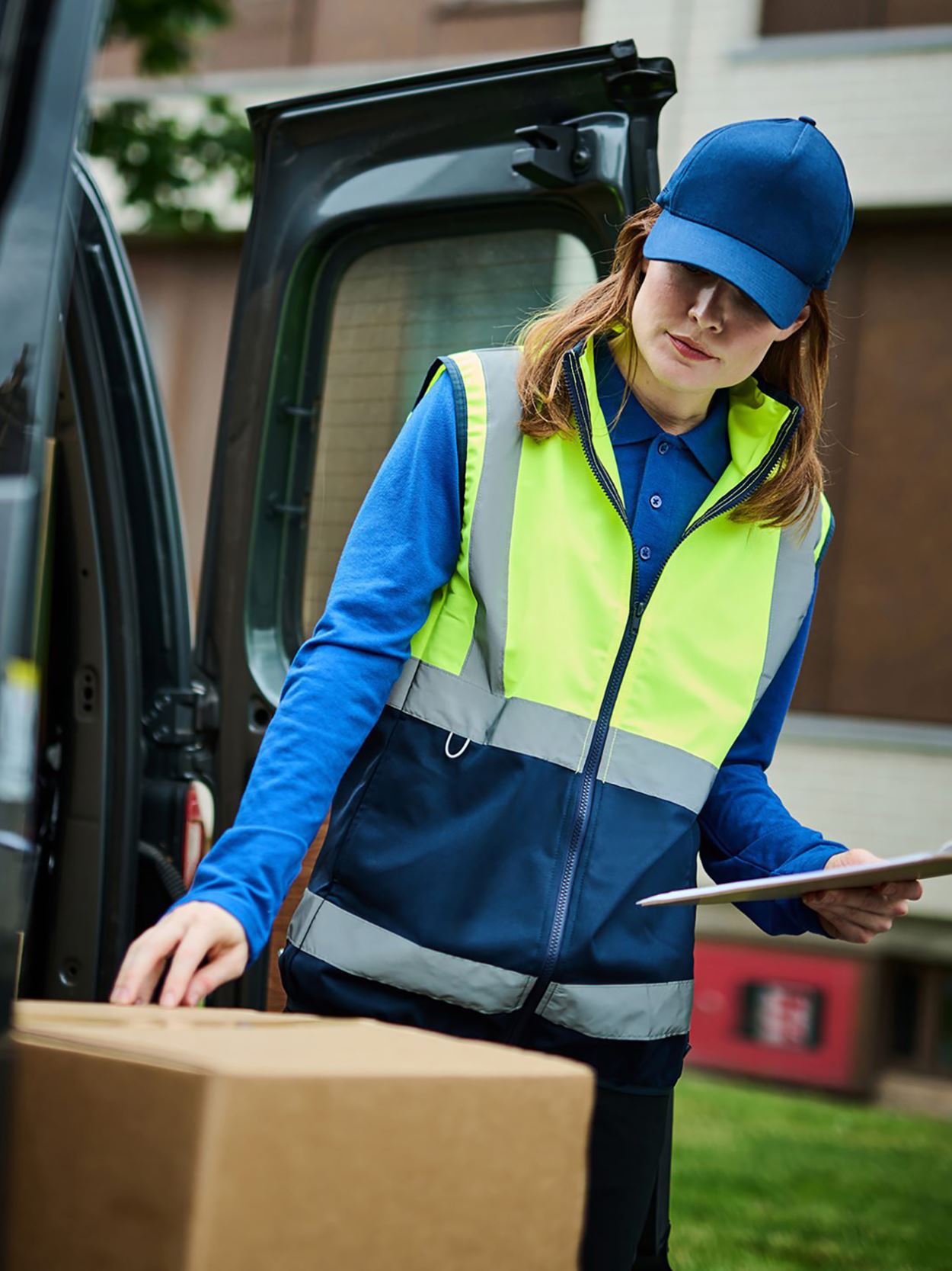 RG469 Regatta High Visibility Pro Full Zip Gilet Image 2