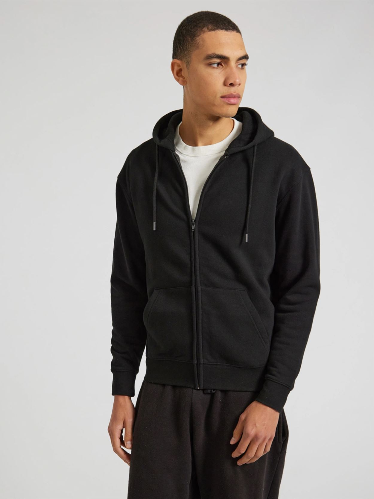 CR04_v2 Comfort Cut Zip Hoodie Image 2