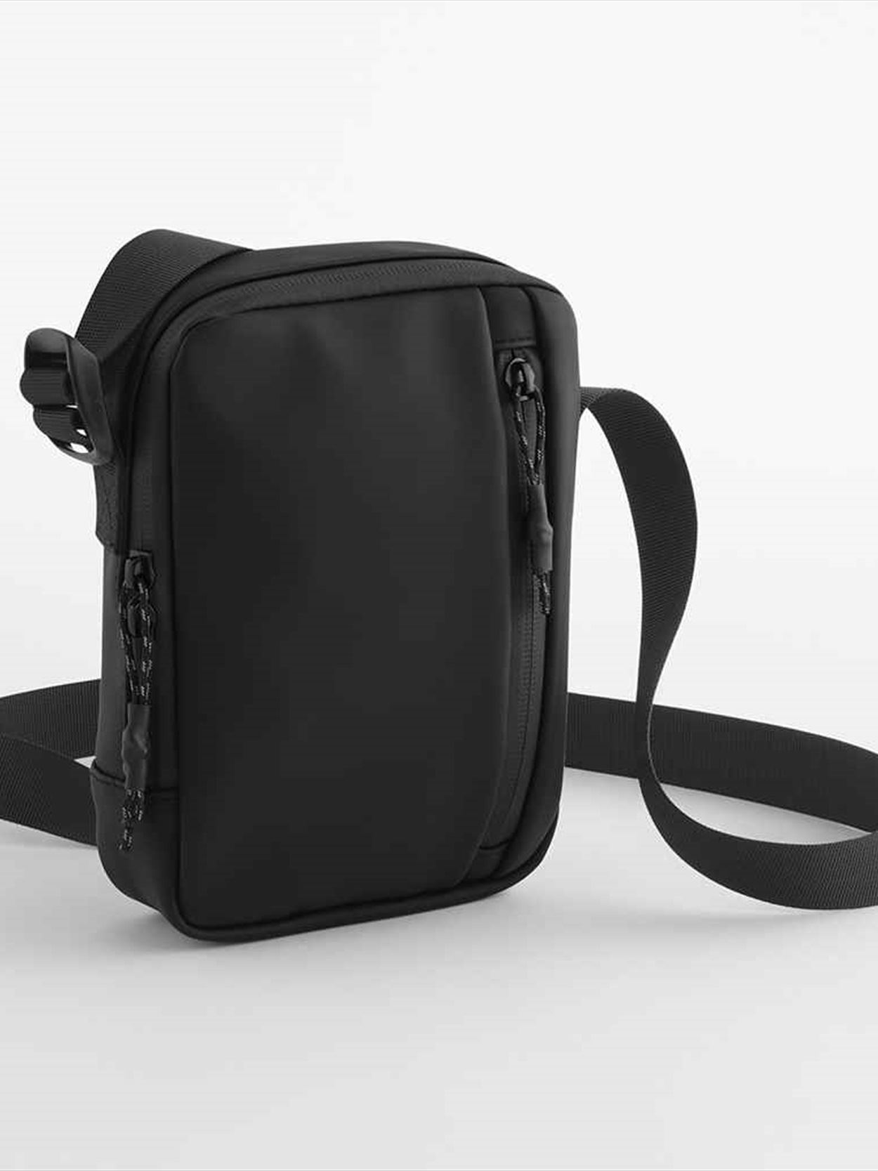 BG319 BagBase Athlux Shoulder Bag Image 3