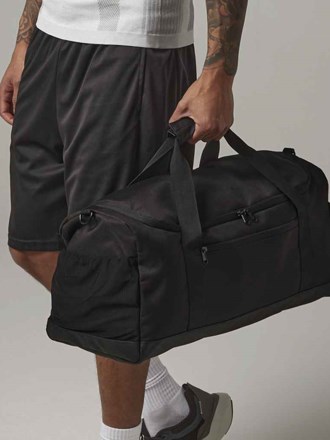 BG561 BagBase Medium Training Holdall