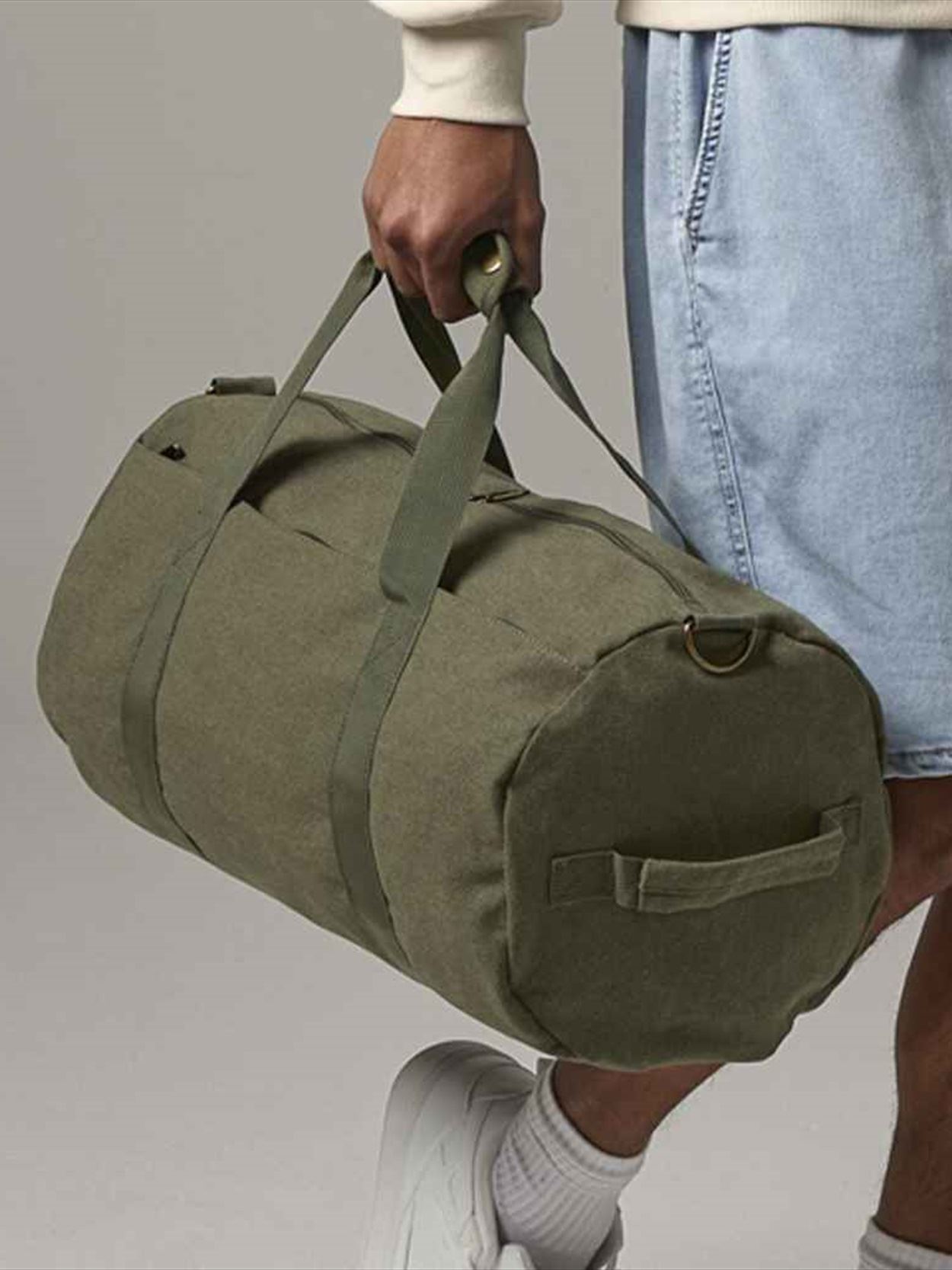 BG655 BagBase Vintage Canvas Barrel Bag Image 1