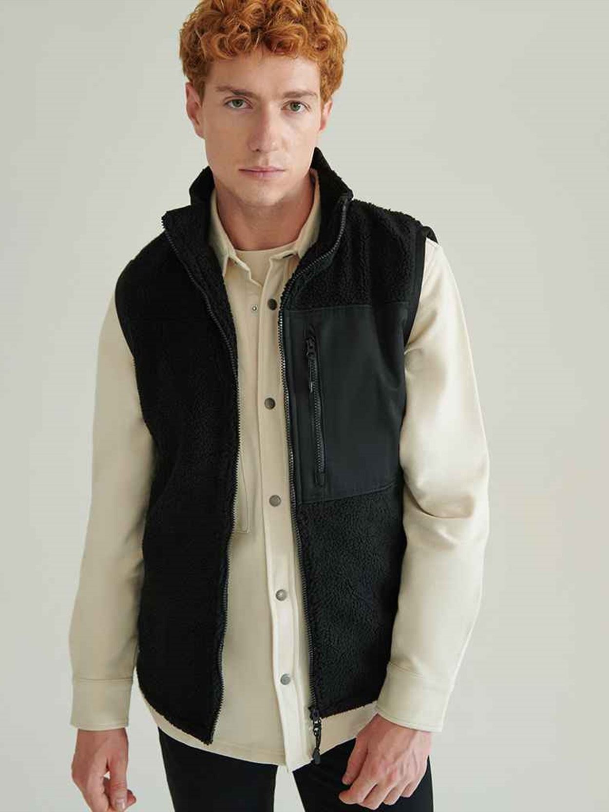 FR855 Front Row Recycled Sherpa Gilet Image 1