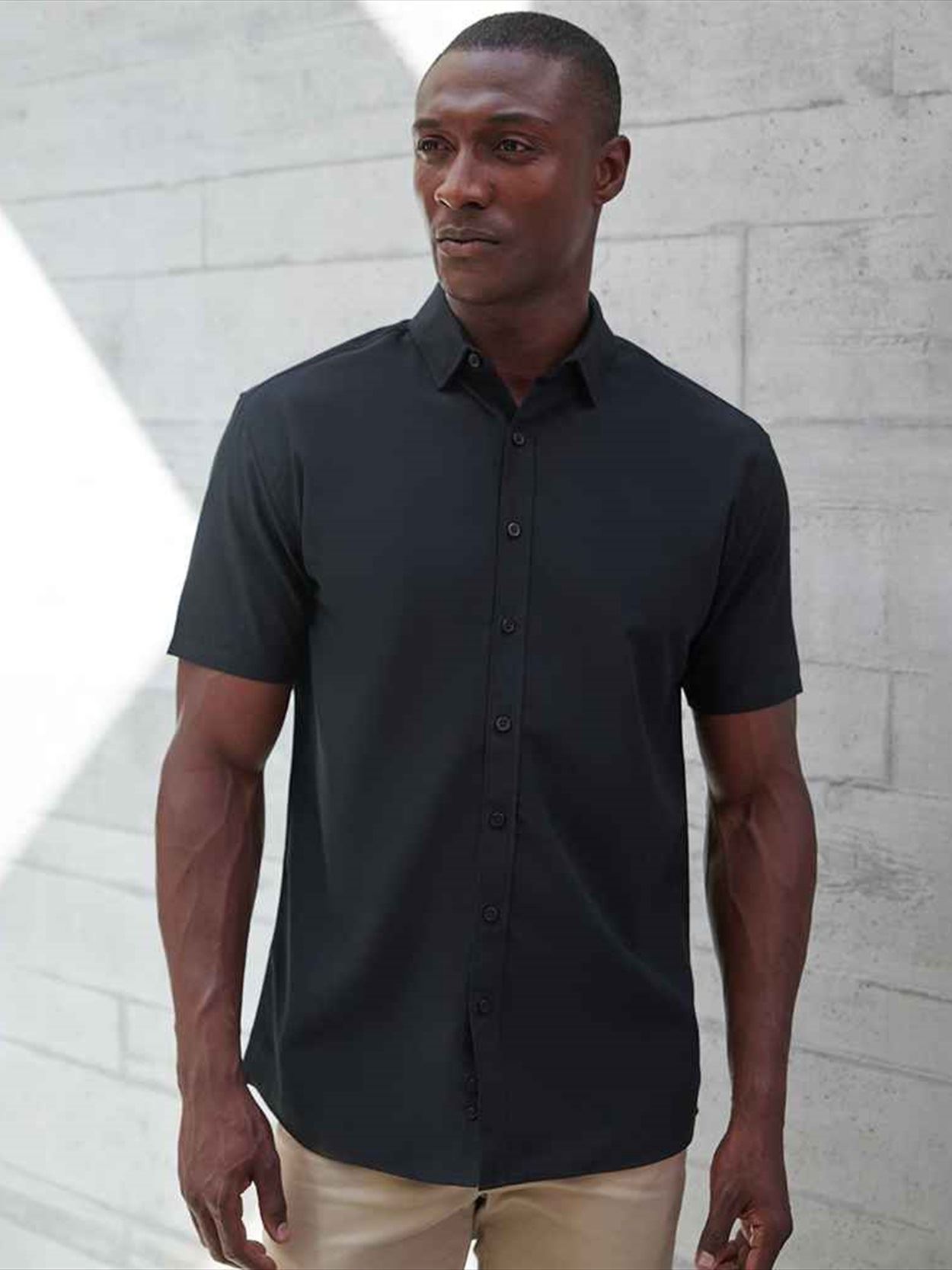 H588 Henbury Short Sleeved Cotton Feel Coolplus® Shirt Image 1