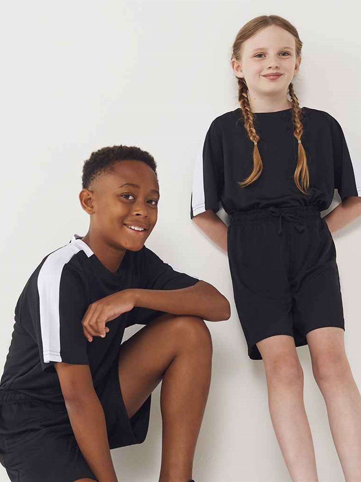 LV297 Finden + Hales Kids Team No Pocket Shorts Image 1
