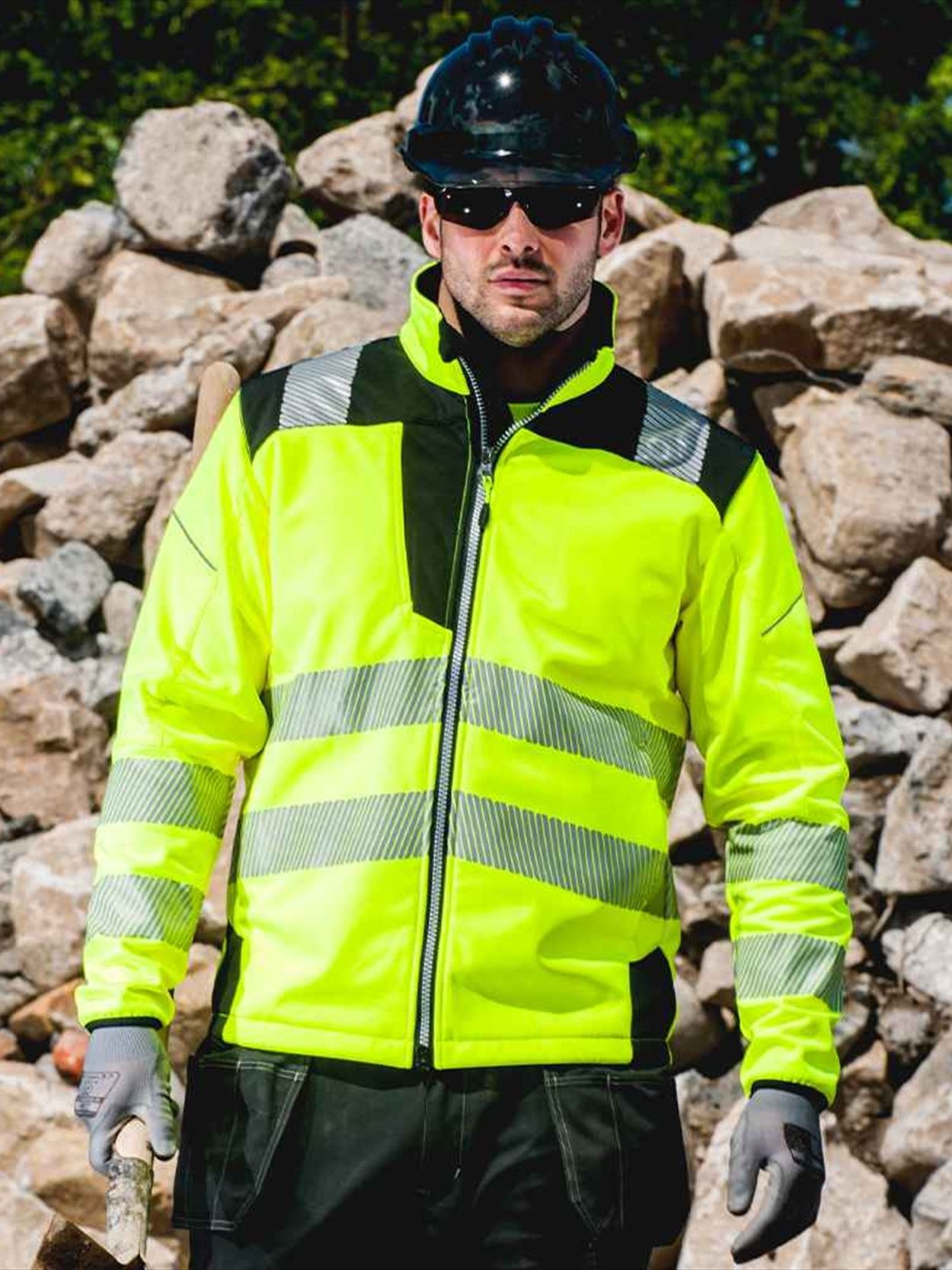 PW1011 T402 Portwest PW3 Hi-Vis Soft Shell Jacket Image 2