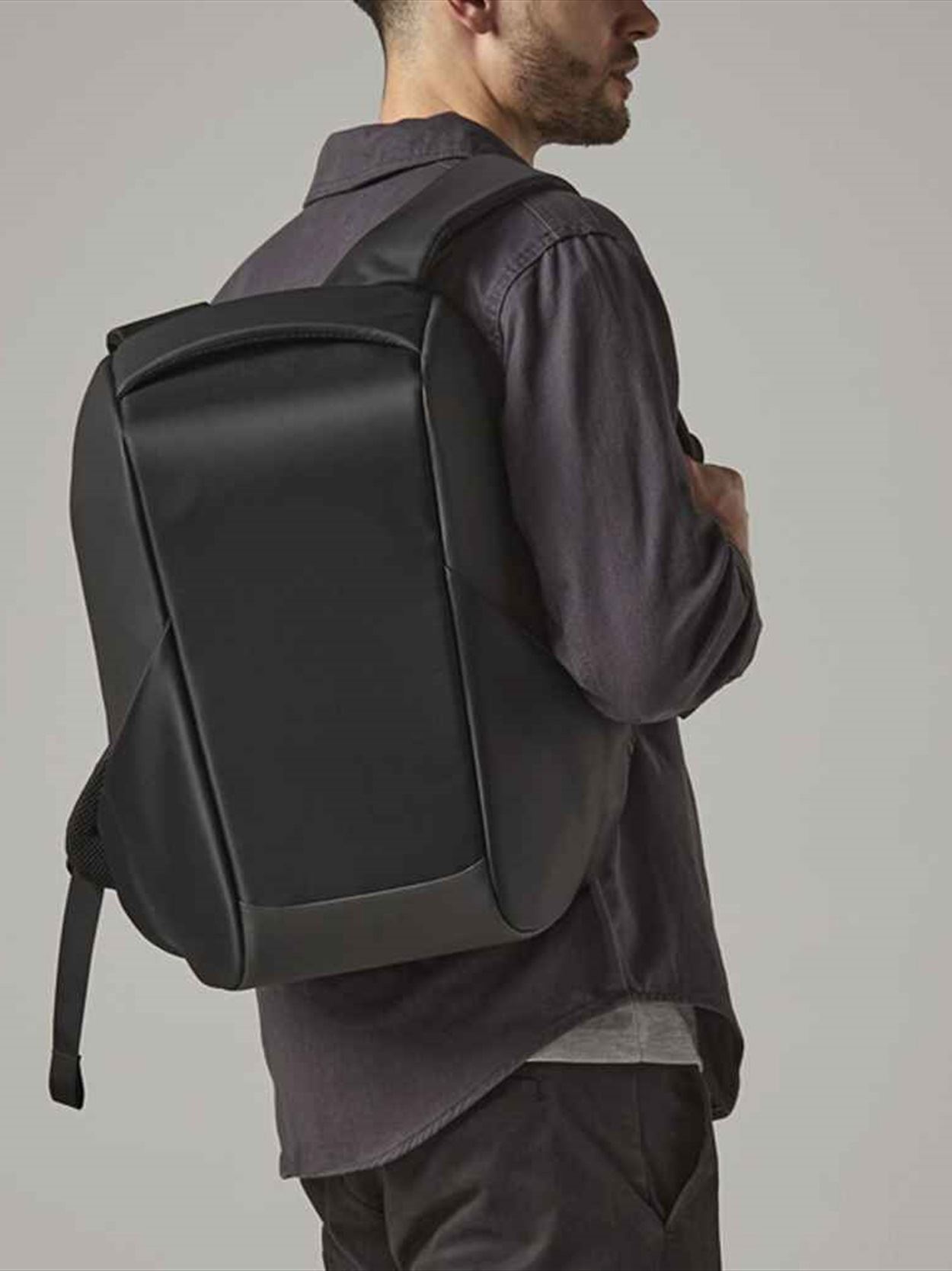 QD925 Quadra Project Charge Security Backpack Image 1