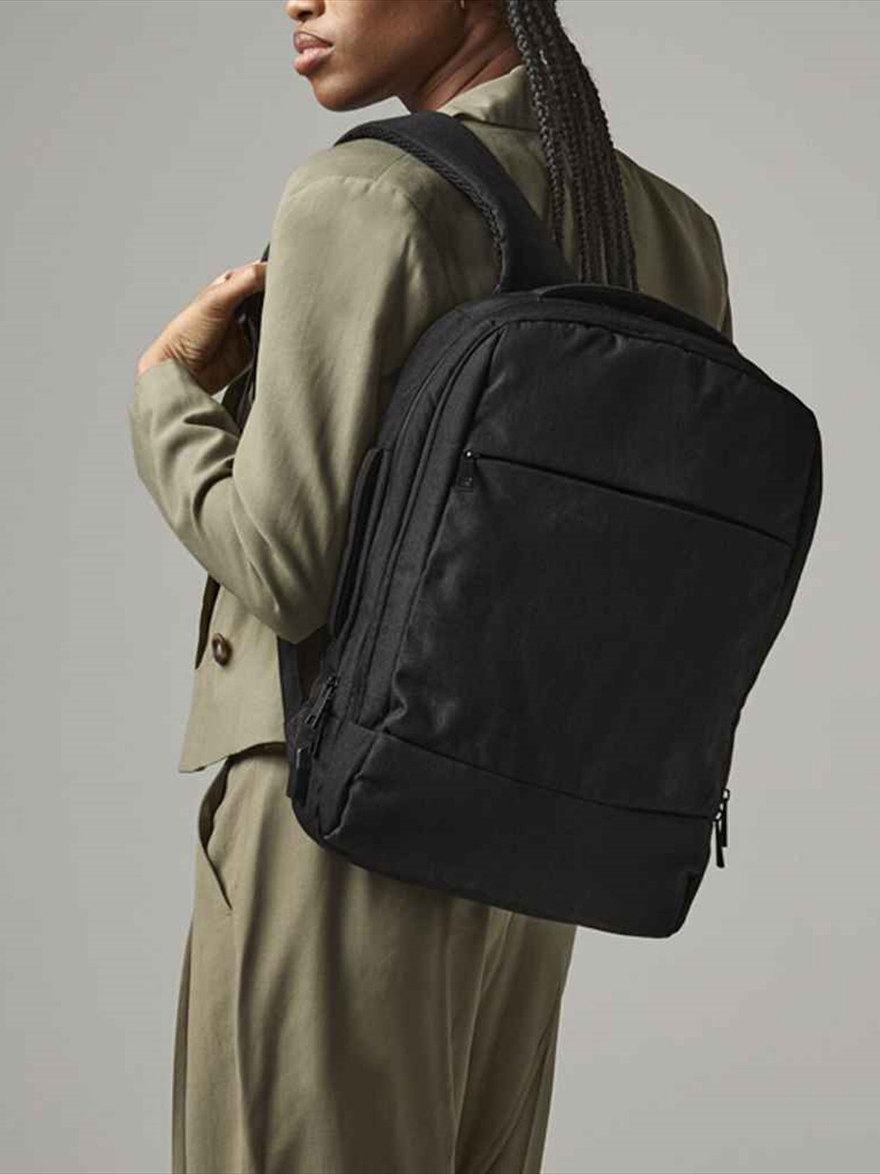 QD990 Quadra Q-Tech Charge Convertible Backpack Image 1