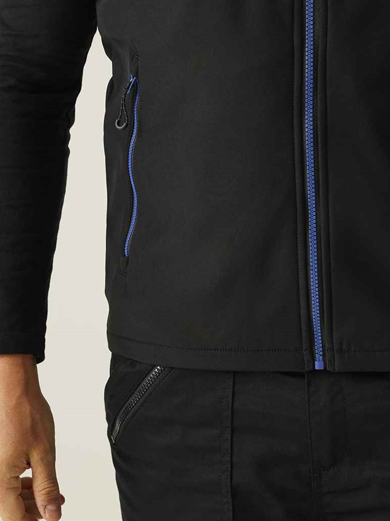 RG455 TRA915 Regatta Navigate Two Layer Soft Shell Bodywarmer Image 1