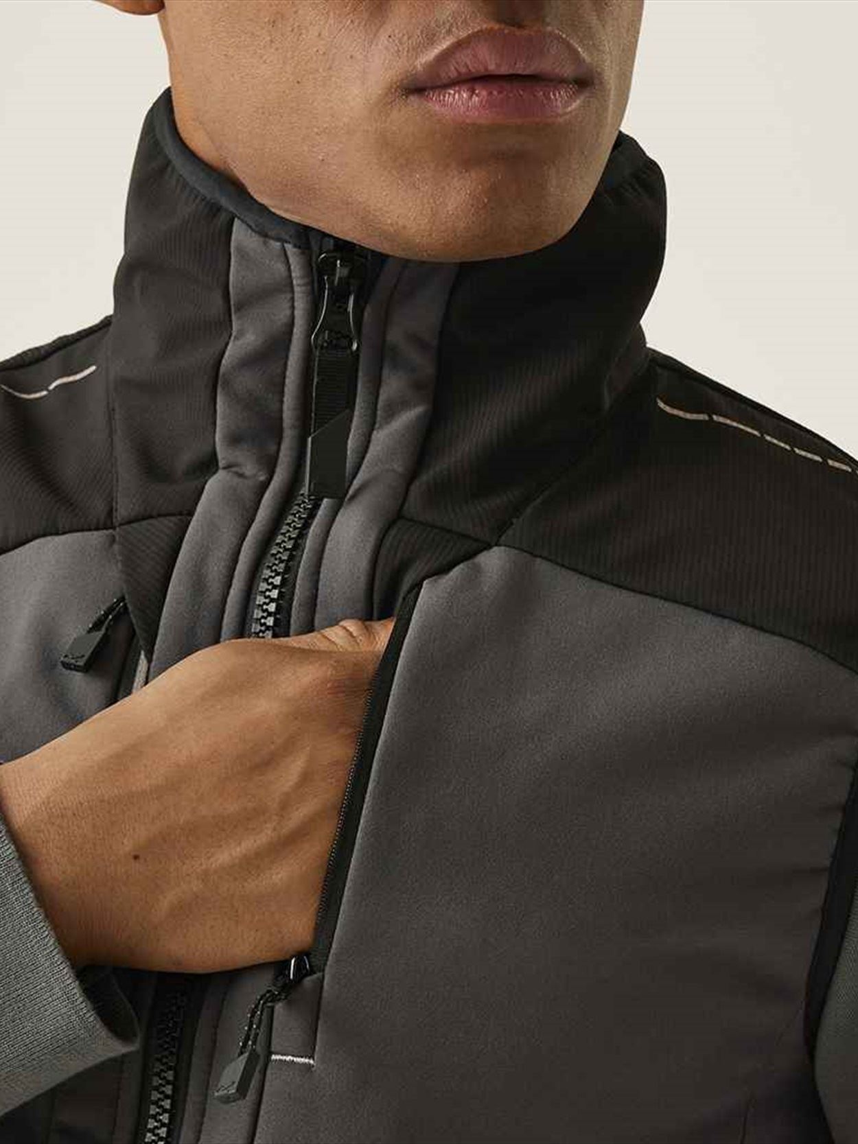 RG681 TRA749 Regatta 4TEX Stretch Three Layer Soft Shell Bodywarmer Image 1