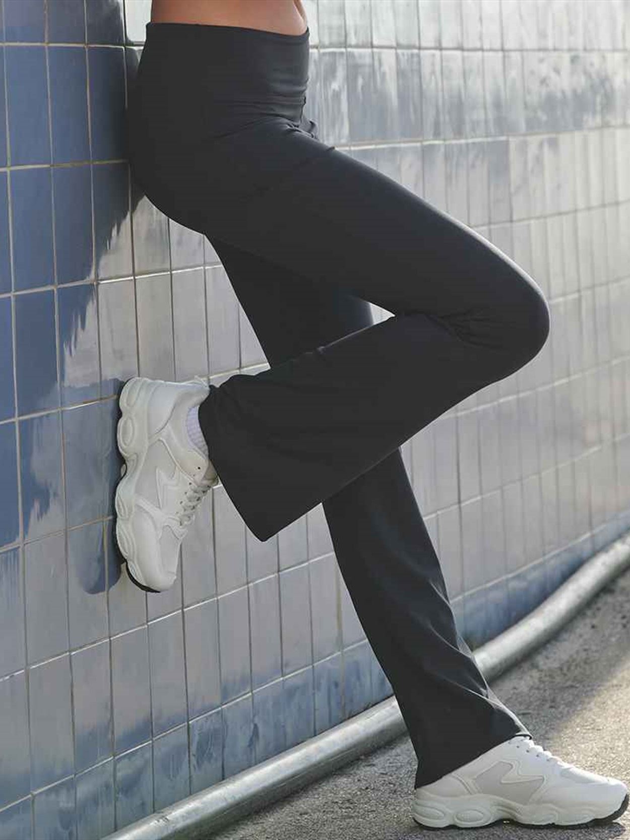 SK428 SF Clothing Ladies Flared Leggings Image 1