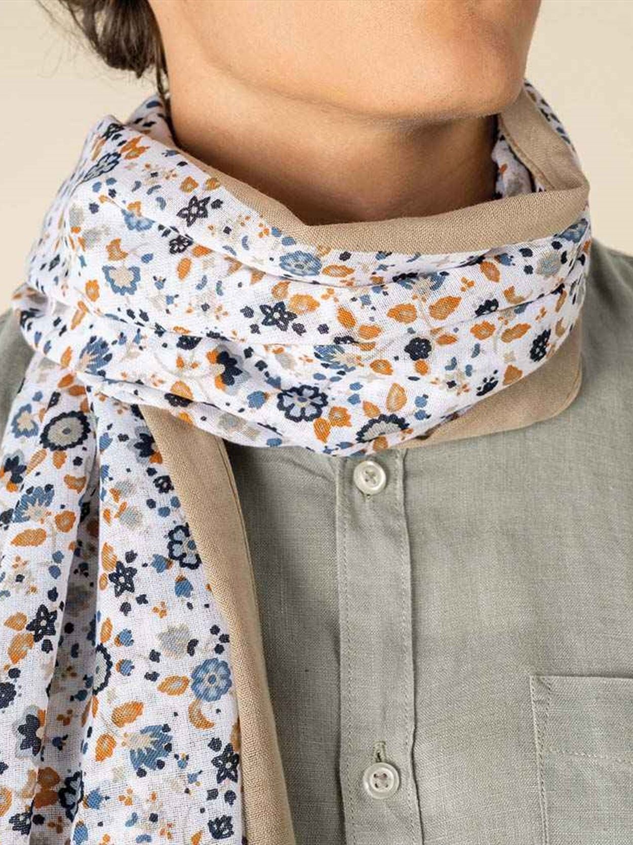 SP145 Spasso Floral Scarf Image 1