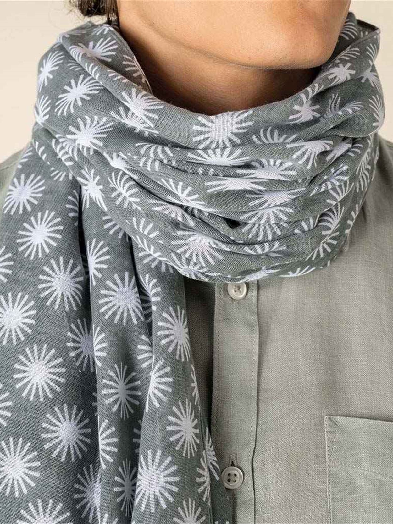 SP153 Spasso Sunburst Scarf Image 1