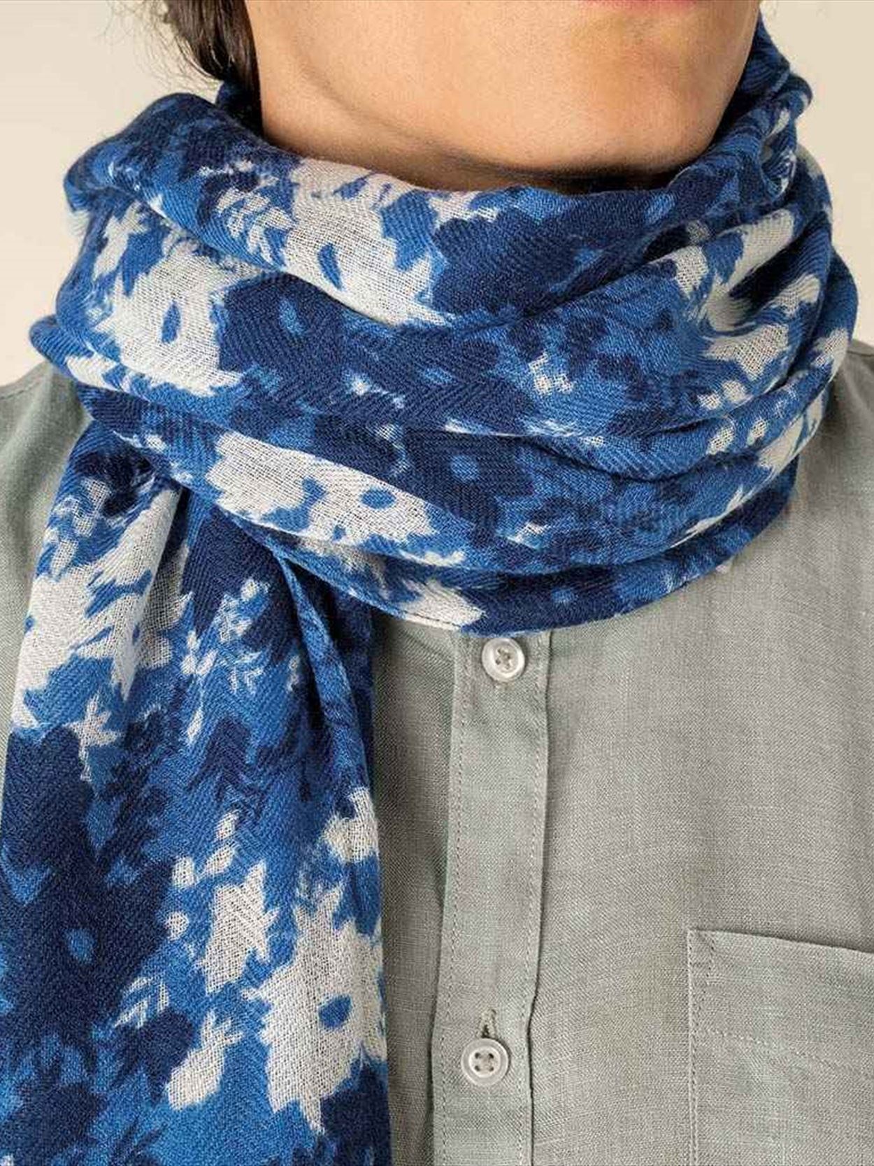 SP160 Spasso Blue Floral Scarf Image 1