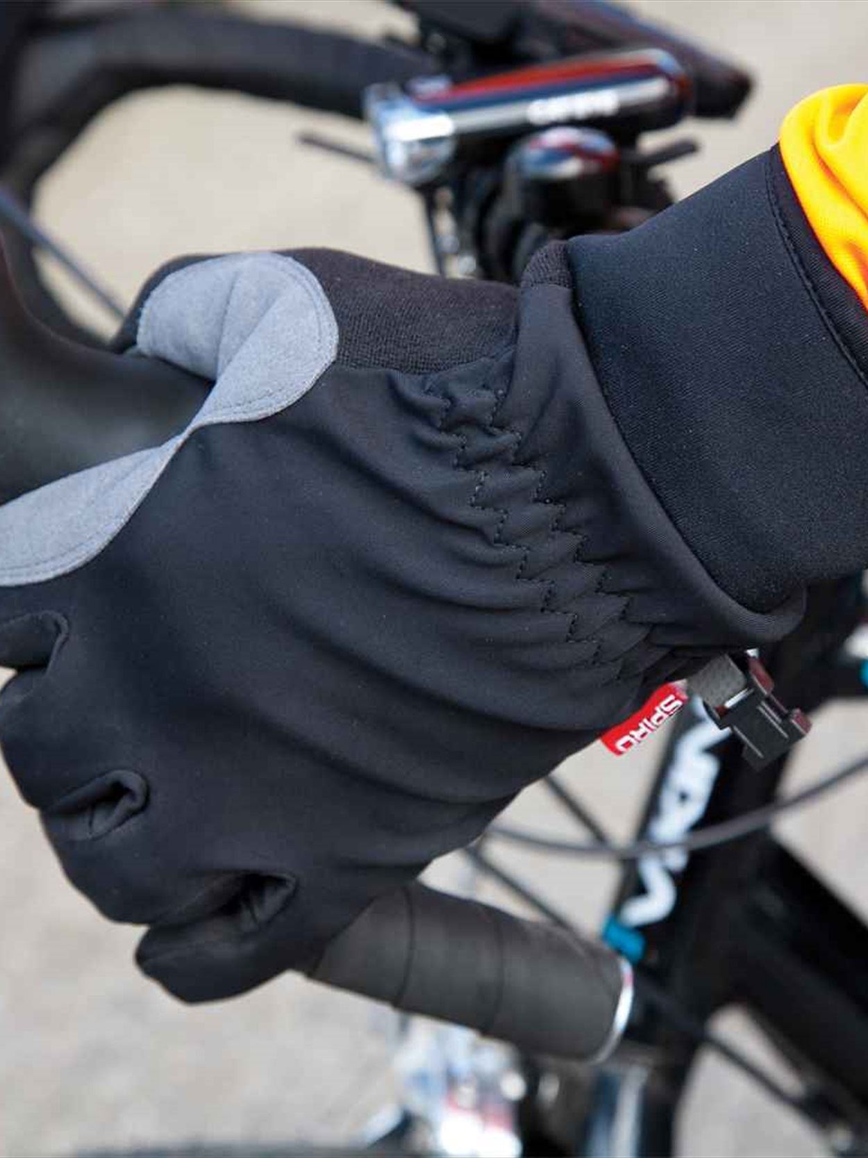 SR258M S258M Spiro Long Winter Gloves Image 1
