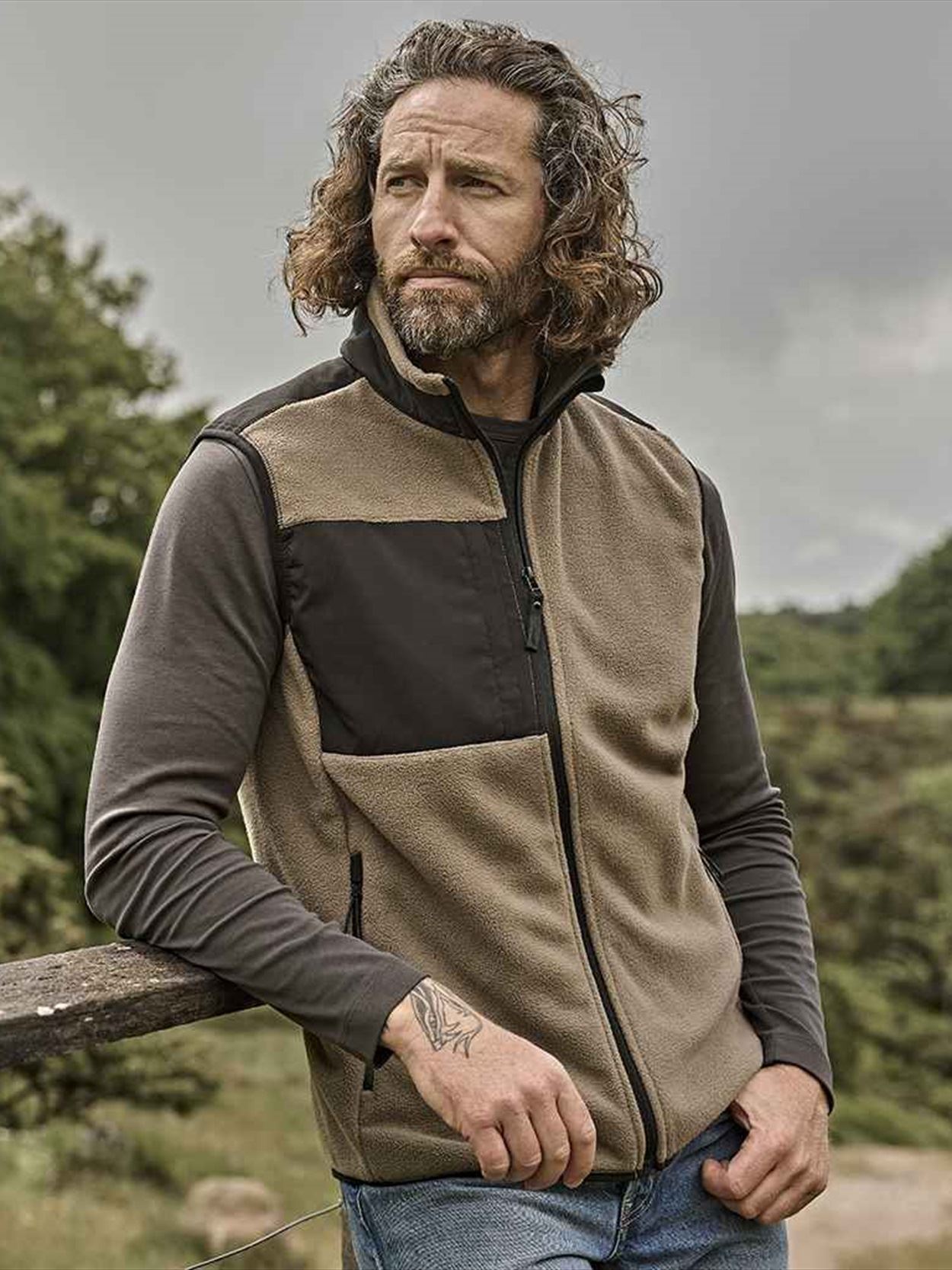 T9122 9122 Tee Jays Mountain Fleece Bodywarmer Image 1