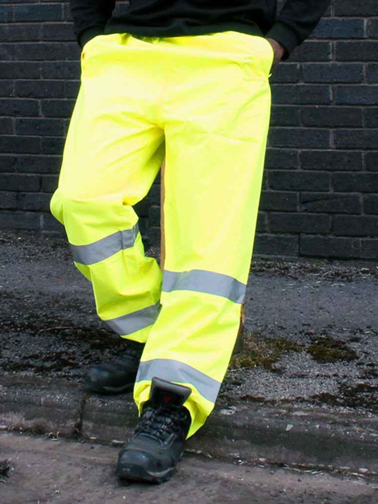 WR010 DWHV36 Warrior Hi-Vis Overtrousers Image 2