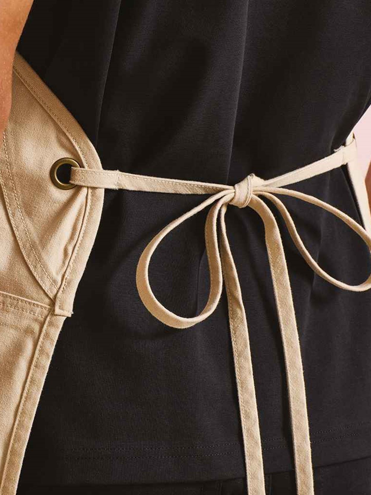 PR181 Premier 'Artisan's Choice' Double Pocket Canvas Apron Image 1