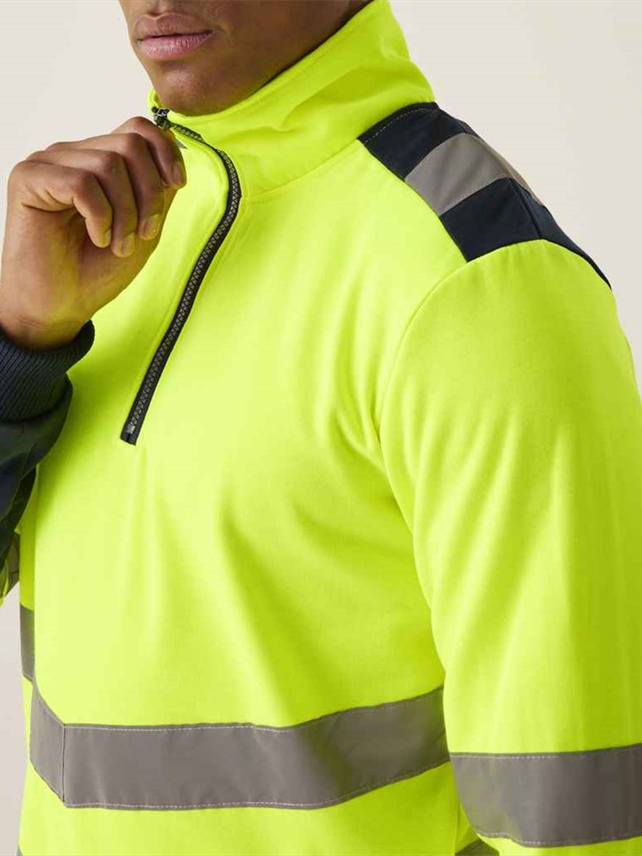 RG460 TRF670 Regatta High Visibility Pro 1/4 Zip Sweatshirt Image 2