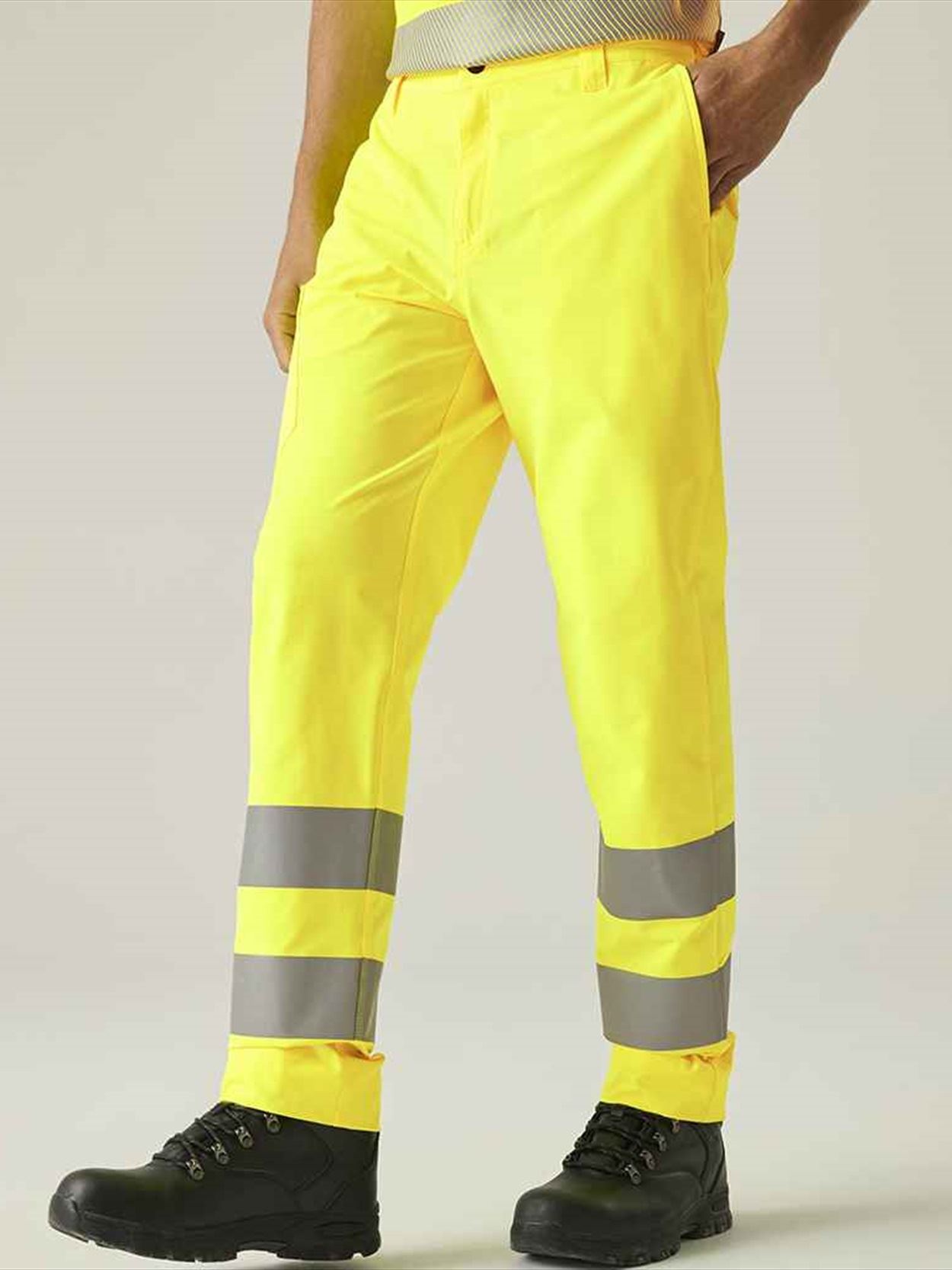RG547 TRJ629R Regatta High Visibility Pro Contract Stretch Action Trousers Image 2
