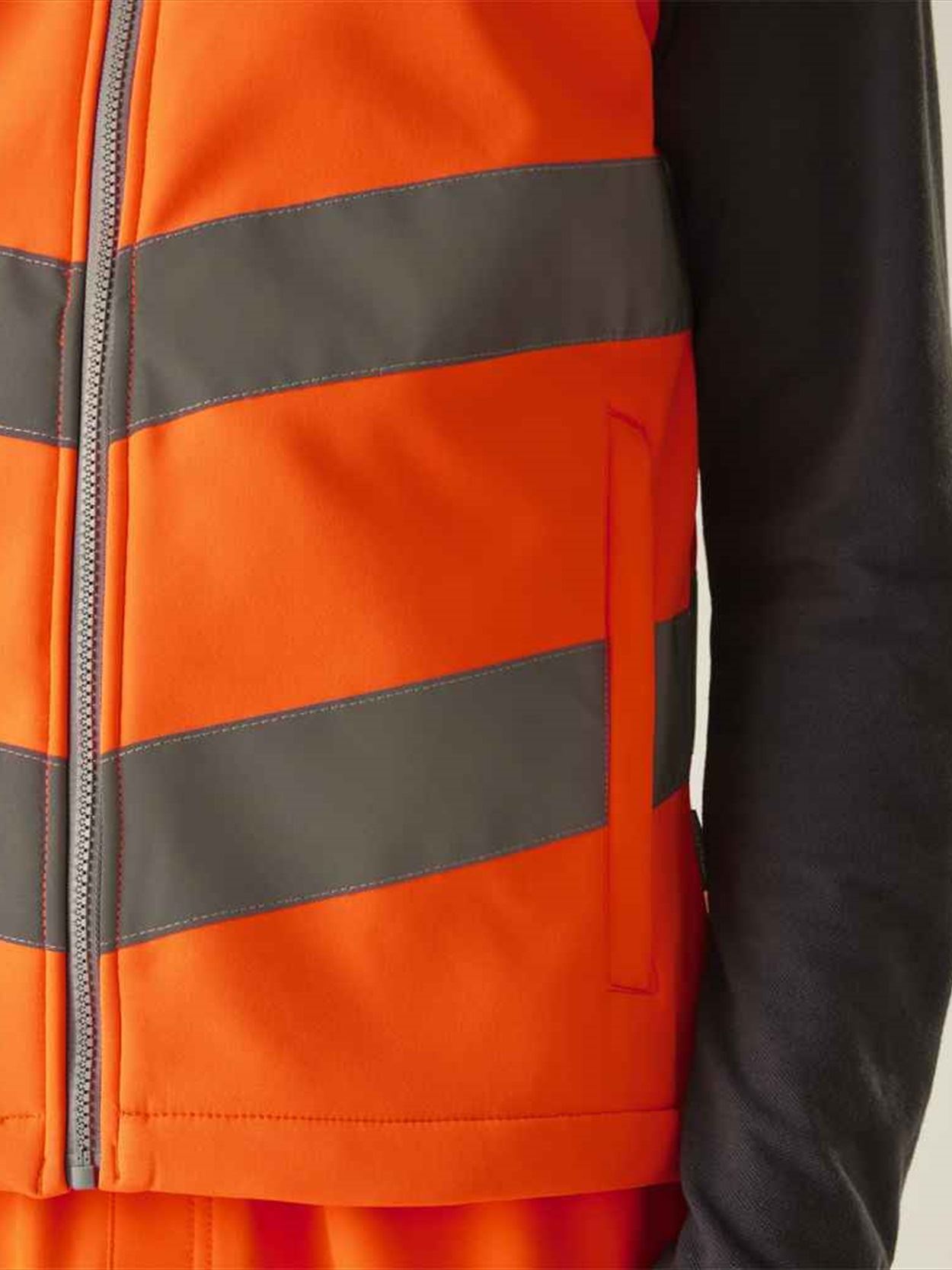 RG560 TRB201 Regatta High Visibility Pro Contract Ablaze Soft Shell Bodywarmer Image 1