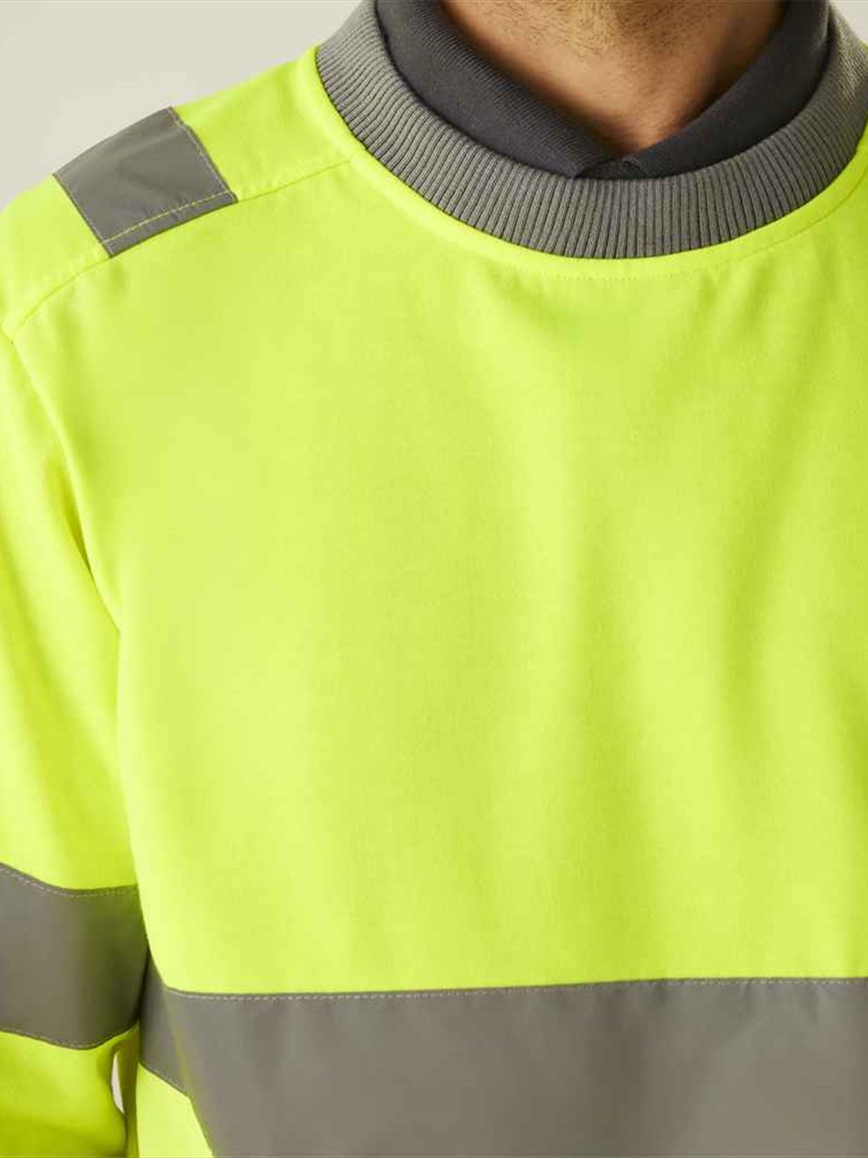 RG563 TRF813 Regatta High Visibility Pro Contract Crew Neck Sweatshirt Image 2