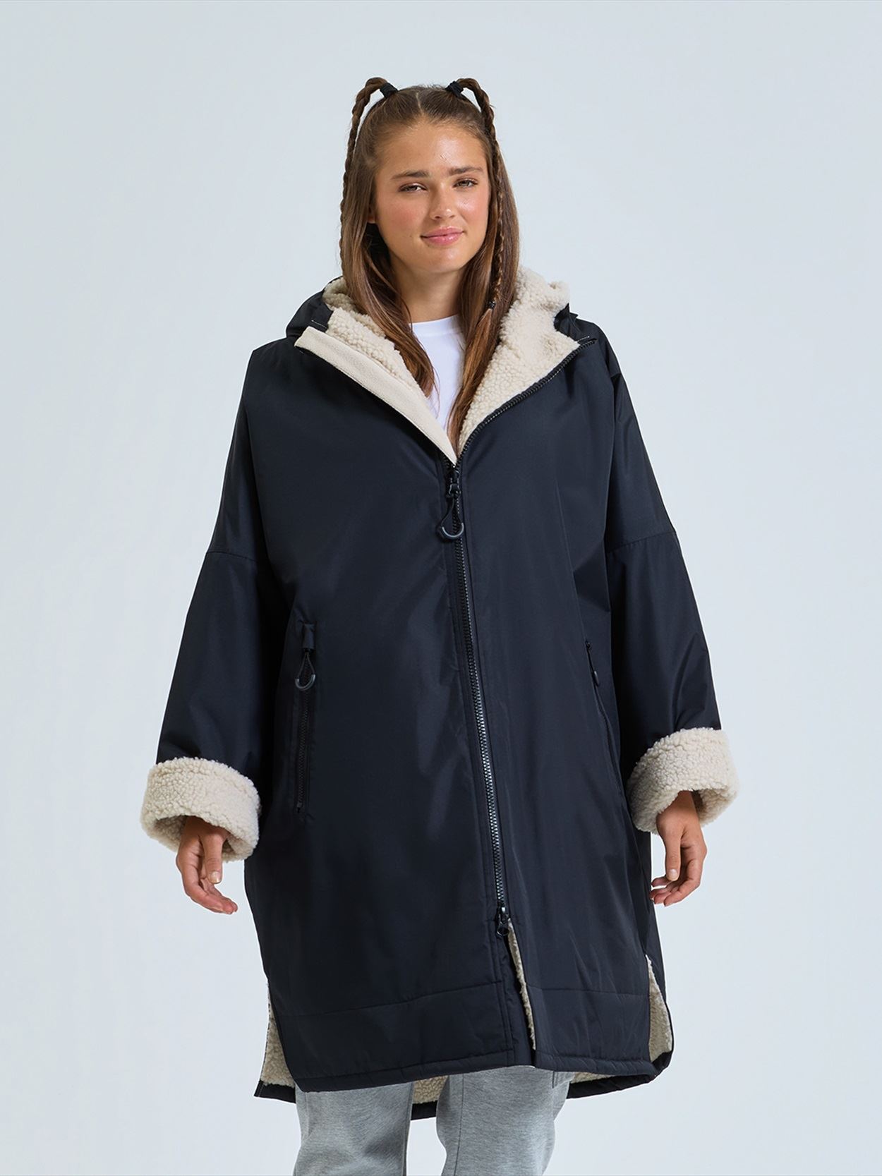 TR800 Tridri® Recycled all-seasons waterproof changing robe Image 1