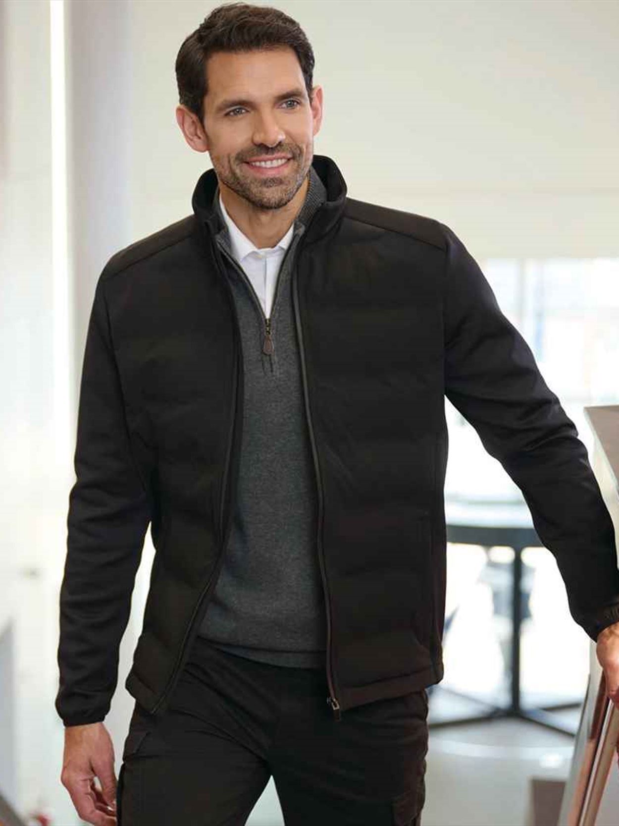 BK492 4789 Brook Taverner Newport Hybrid Jacket Image 1
