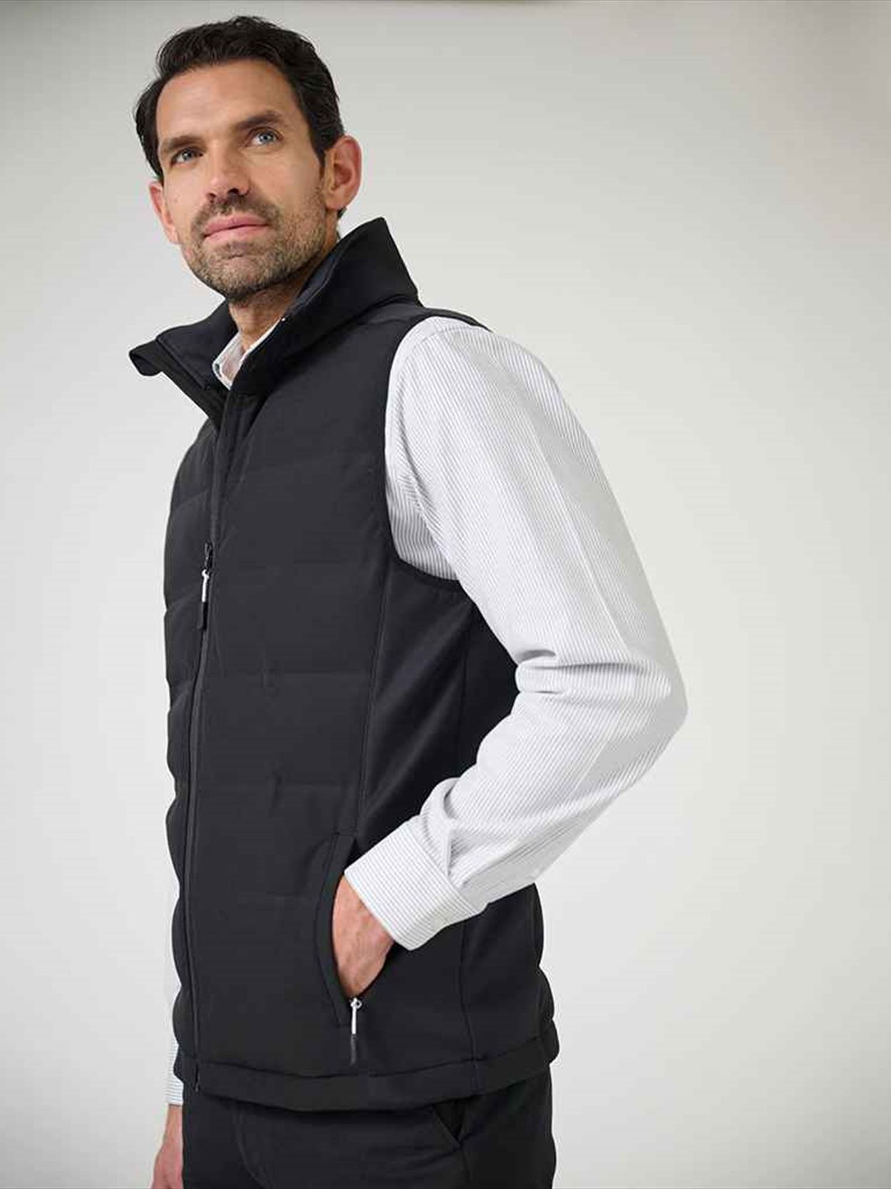 BK494 4790 Brook Taverner Maxwell Hybrid Gilet Image 1