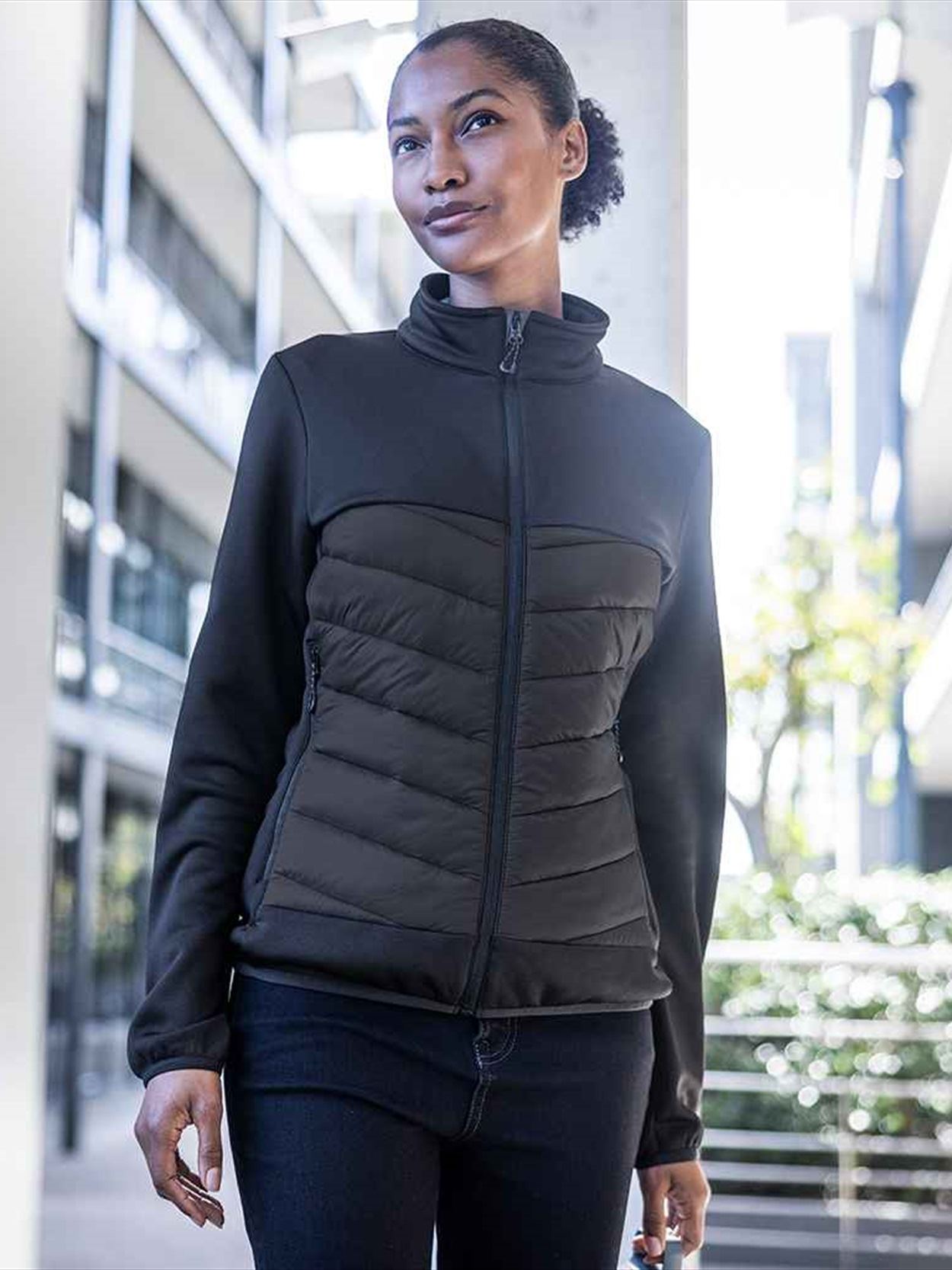 RG833 TRA973 Regatta Ladies Loftlite Hybrid Jacket Image 2