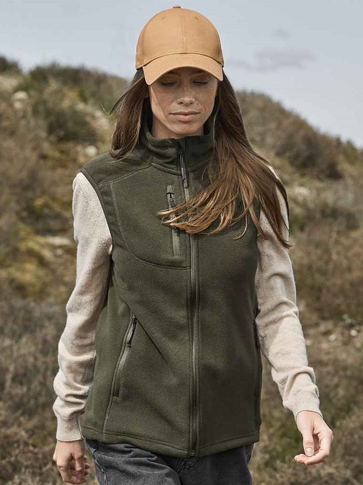 T9133 9133 Tee Jays Ladies Trail Fleece Bodywarmer Image 2