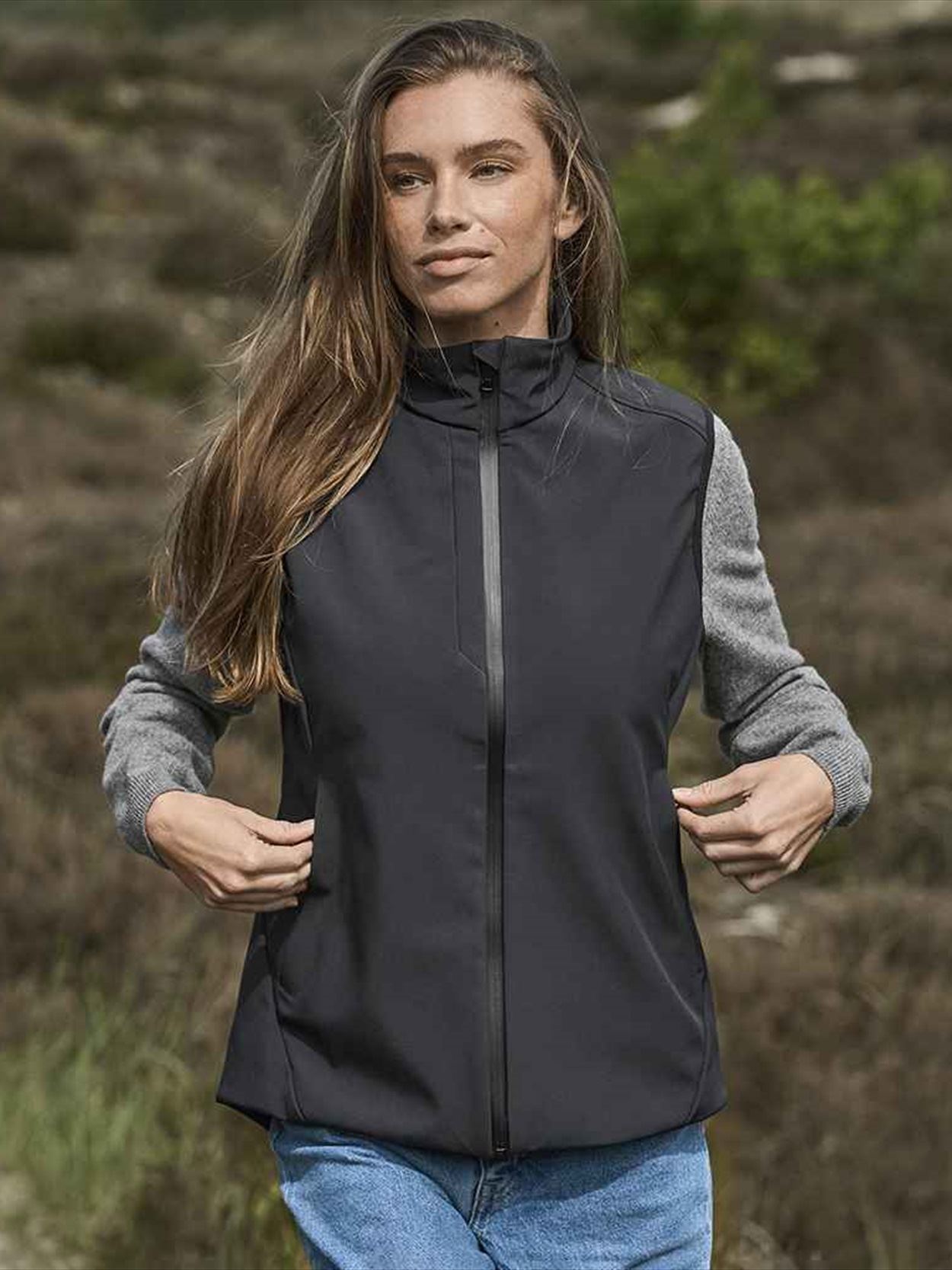 T9523 9523 Tee Jays Ladies Performance Soft Shell Bodywarmer Image 1