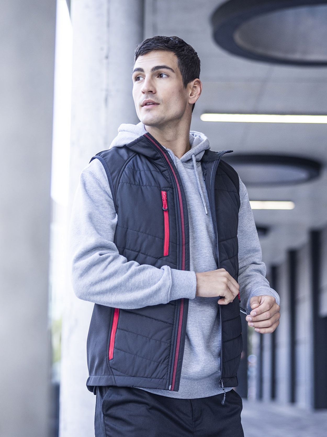 RG643 Pro universal bodywarmer Image 1